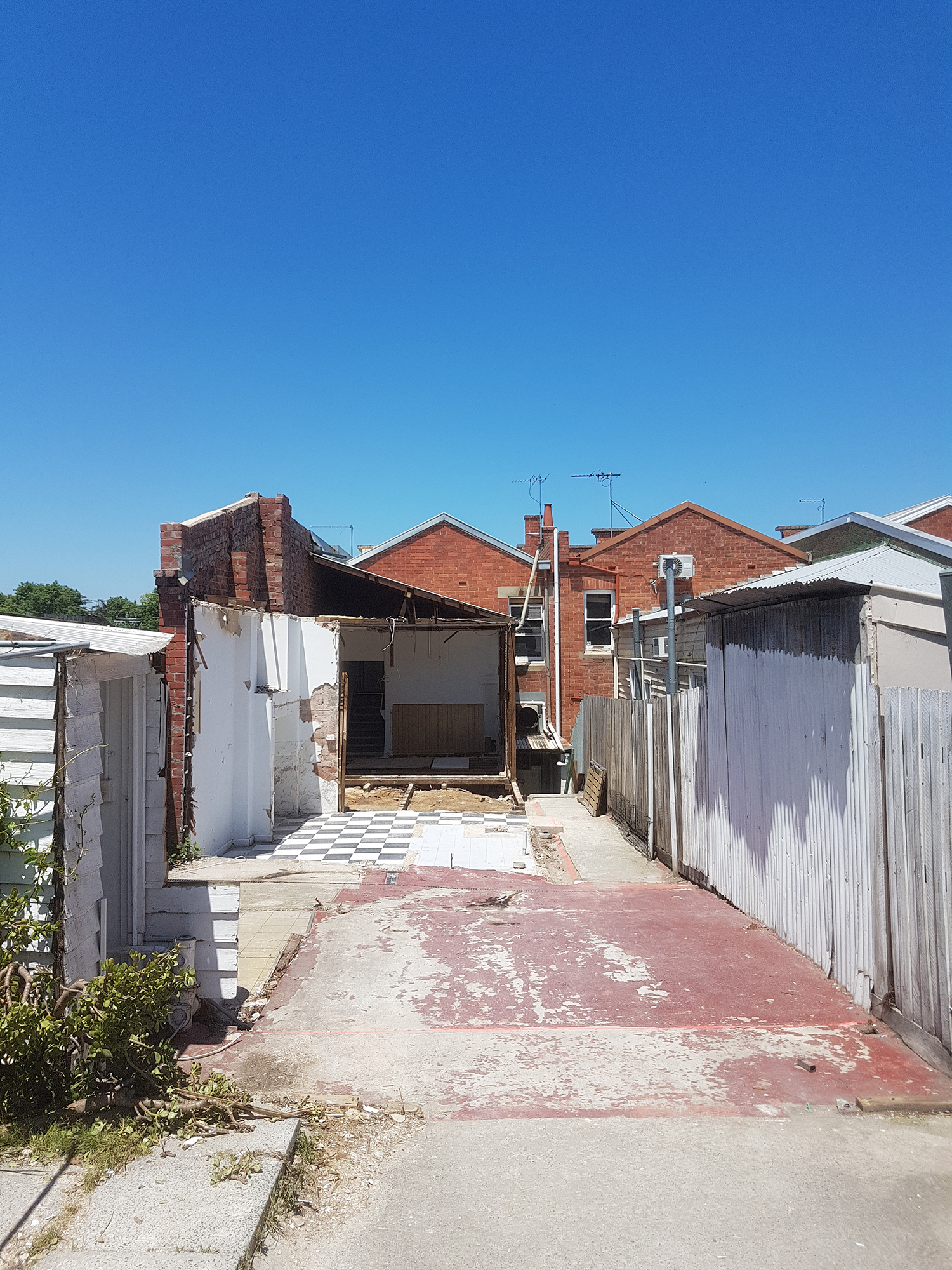 townhouse project before area has been fully cleared